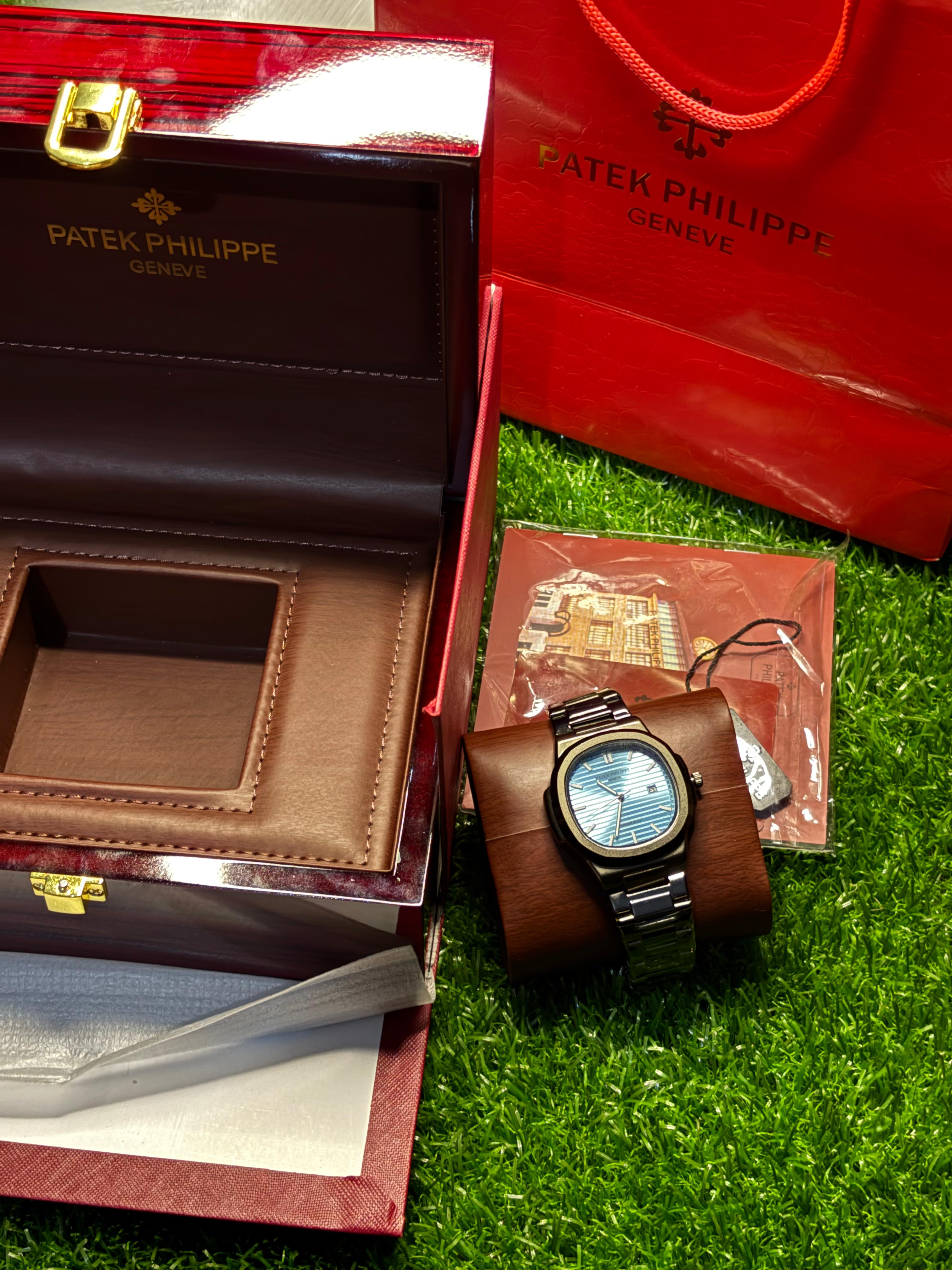 Patek Philippe Nautilus – Tiffany & Co. Edition ( Black )