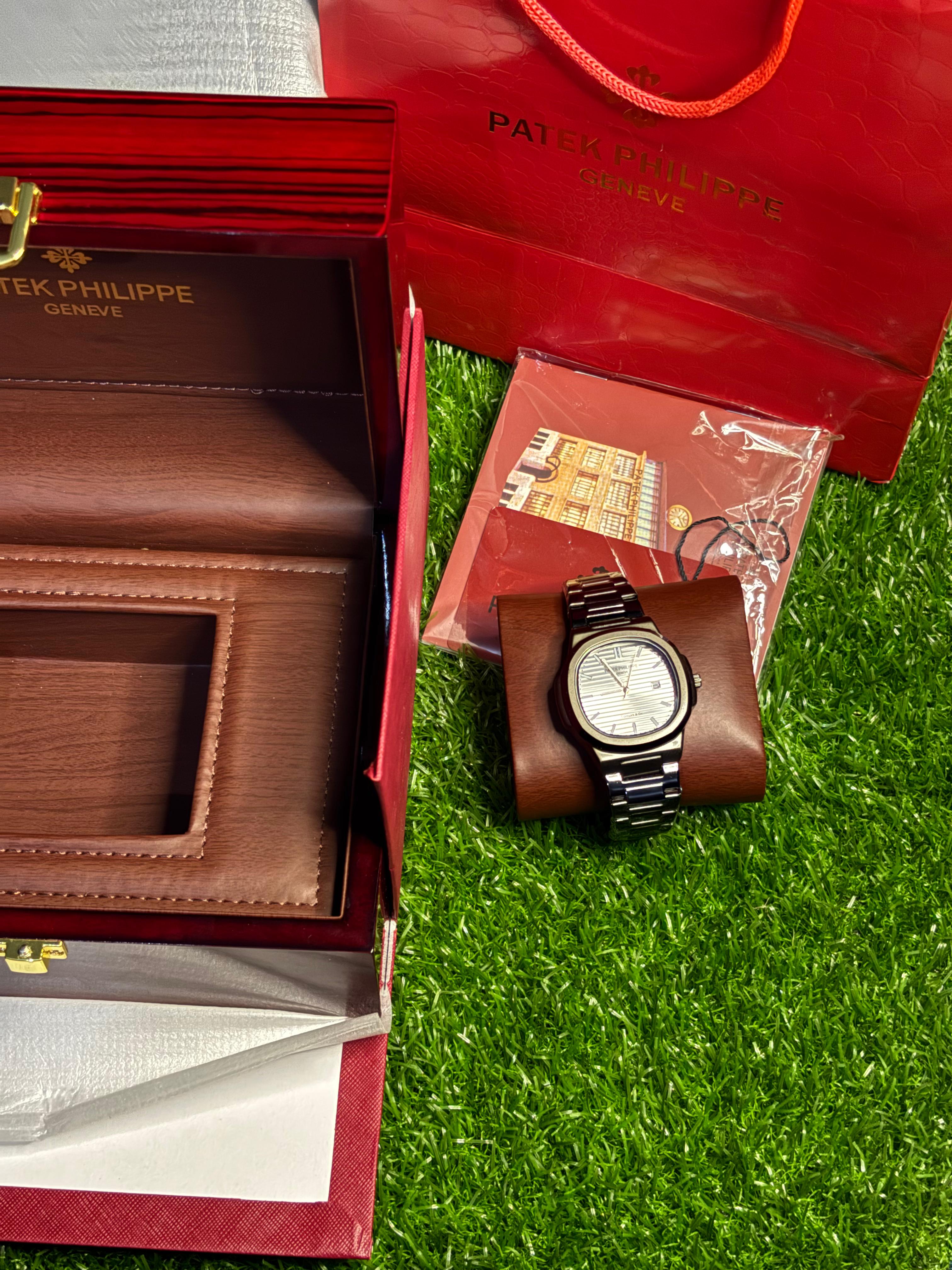 Patek Philippe Nautilus – Tiffany & Co. Edition ( Black )