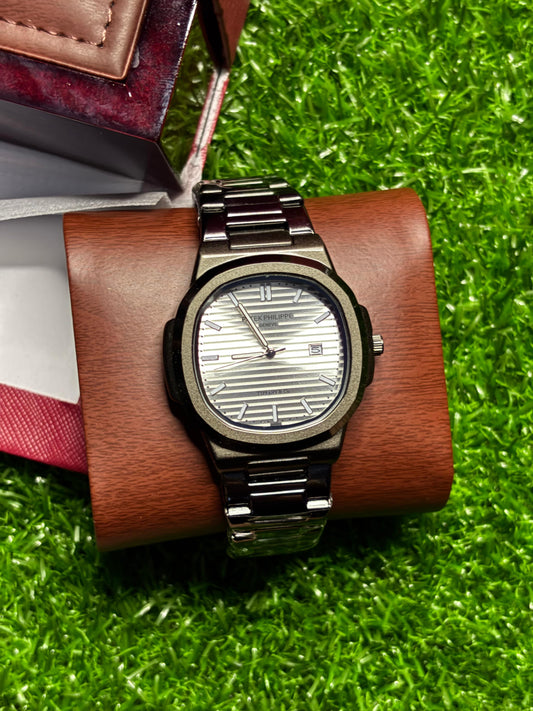 Patek Philippe Nautilus – Tiffany & Co. Edition ( Black )