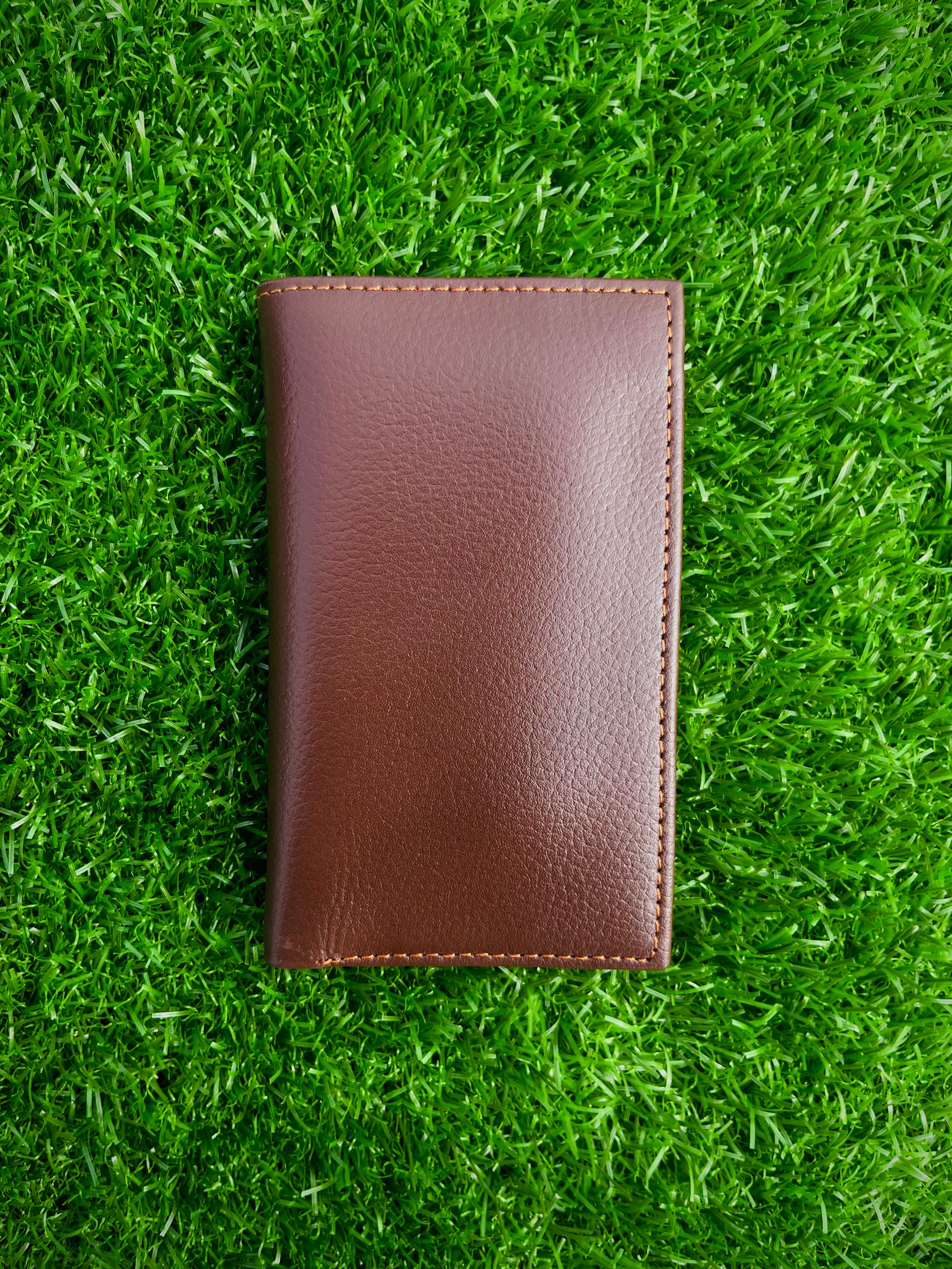 Dotted Leather Vertical Wallet – Classic Texture, Modern Feel