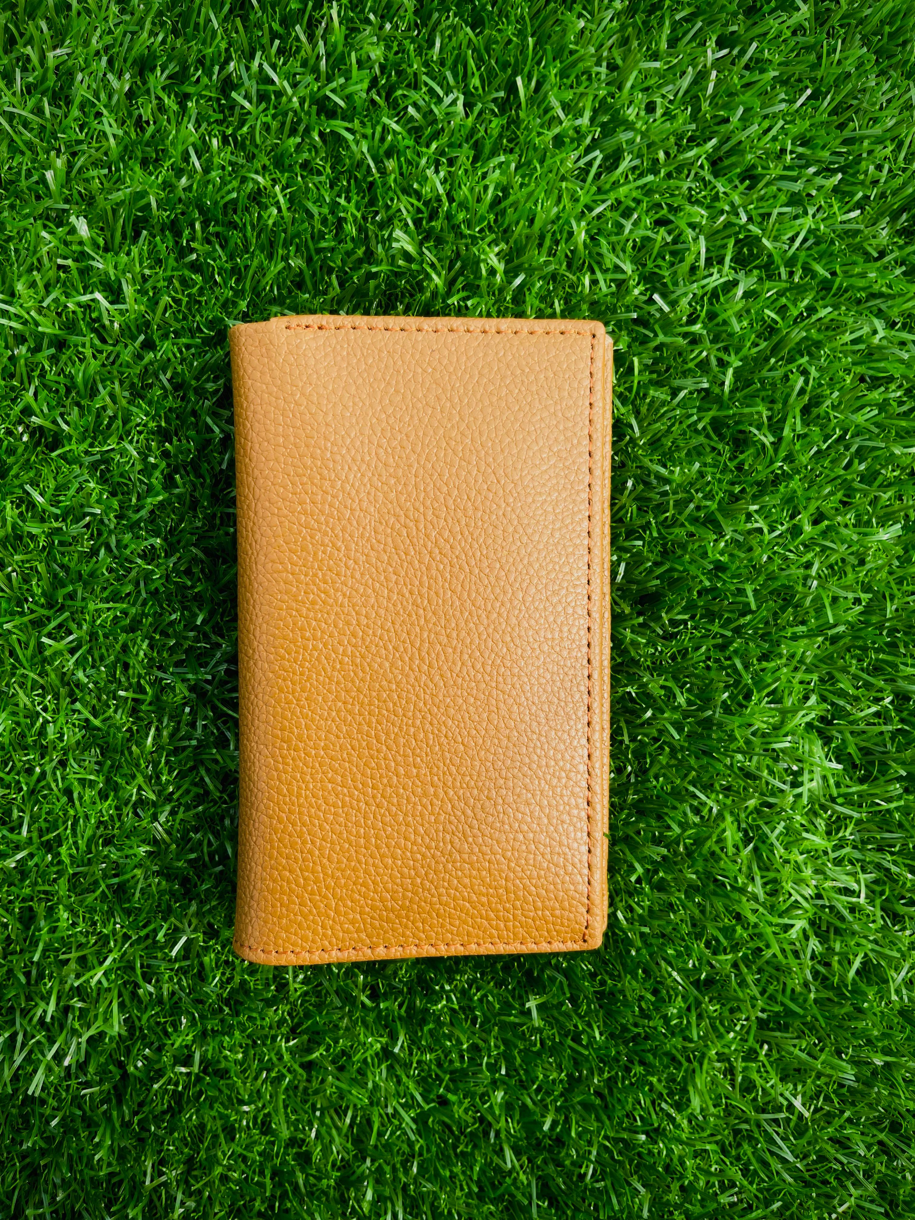 Dotted Leather Vertical Wallet – Classic Texture, Modern Feel